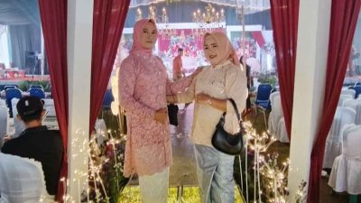 Wahyuni dan Aryati, Sosok BPD Lembak yang Hadir di Resepsi Prilesi & Briptu Fahmi