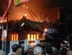 Kebakaran Hebat di Jombang, Rumah dan Dua Bangunan Usaha Rata dengan Tanah