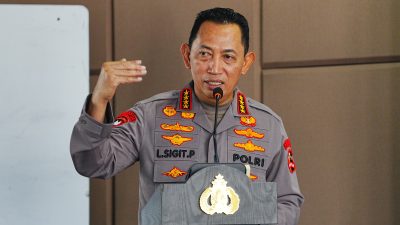 Tinjau Penanganan Karhutla Kalbar, Kapolri Ungkap Titik Api Terus Menurun