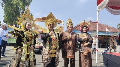 Jombang Pesta Rakyat, Karnaval Mobil Hias Warnai Peringatan Kemerdekaan RI ke-80