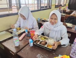 Program MBG di SLTPN 2 Jombang Berjalan Lancar, Siswa Antusias Sambut Hidangan Bergizi