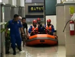 Hujan Deras Bikin Lantai RSUD Jombang Tergenang Air, Layanan Pasien Tetap Normal