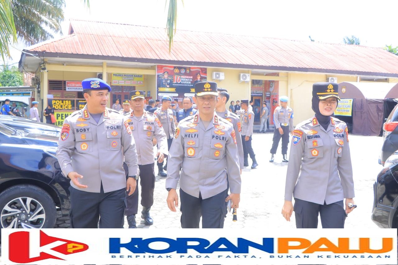 Diduga Illegal Logging Pesisir Barat, Kapolda Lampung Monitoring Kapal Tongkang Kayu