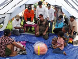 Kepala BNPB Tinjau Langsung Lokasi Terdampak Gempa di Sigi